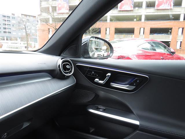 Used 2025 Mercedes-Benz C 300 4MATIC Sedan image 17