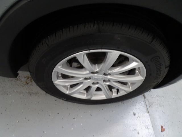 Certified 2023 Cadillac XT4 Luxury w/ Cold Weather Package image 31