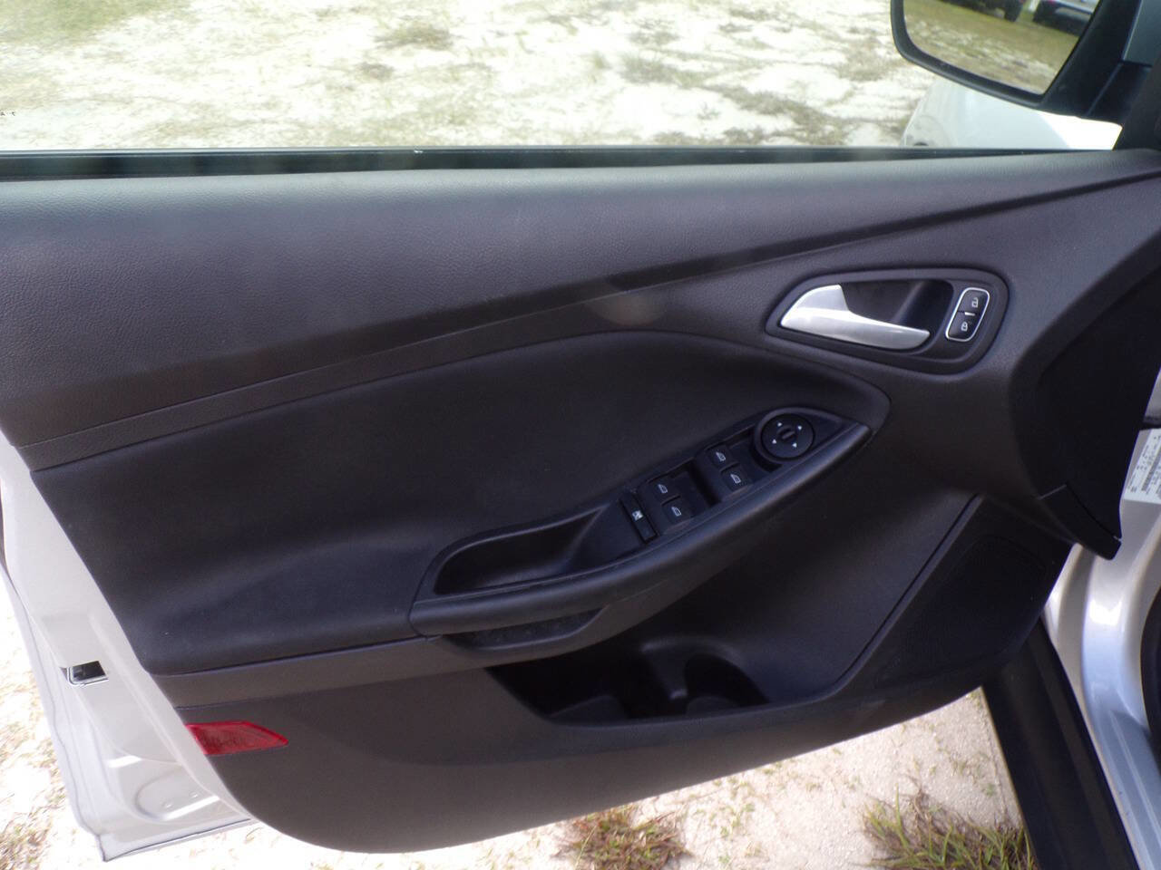Used 2018 Ford Focus SE image 14
