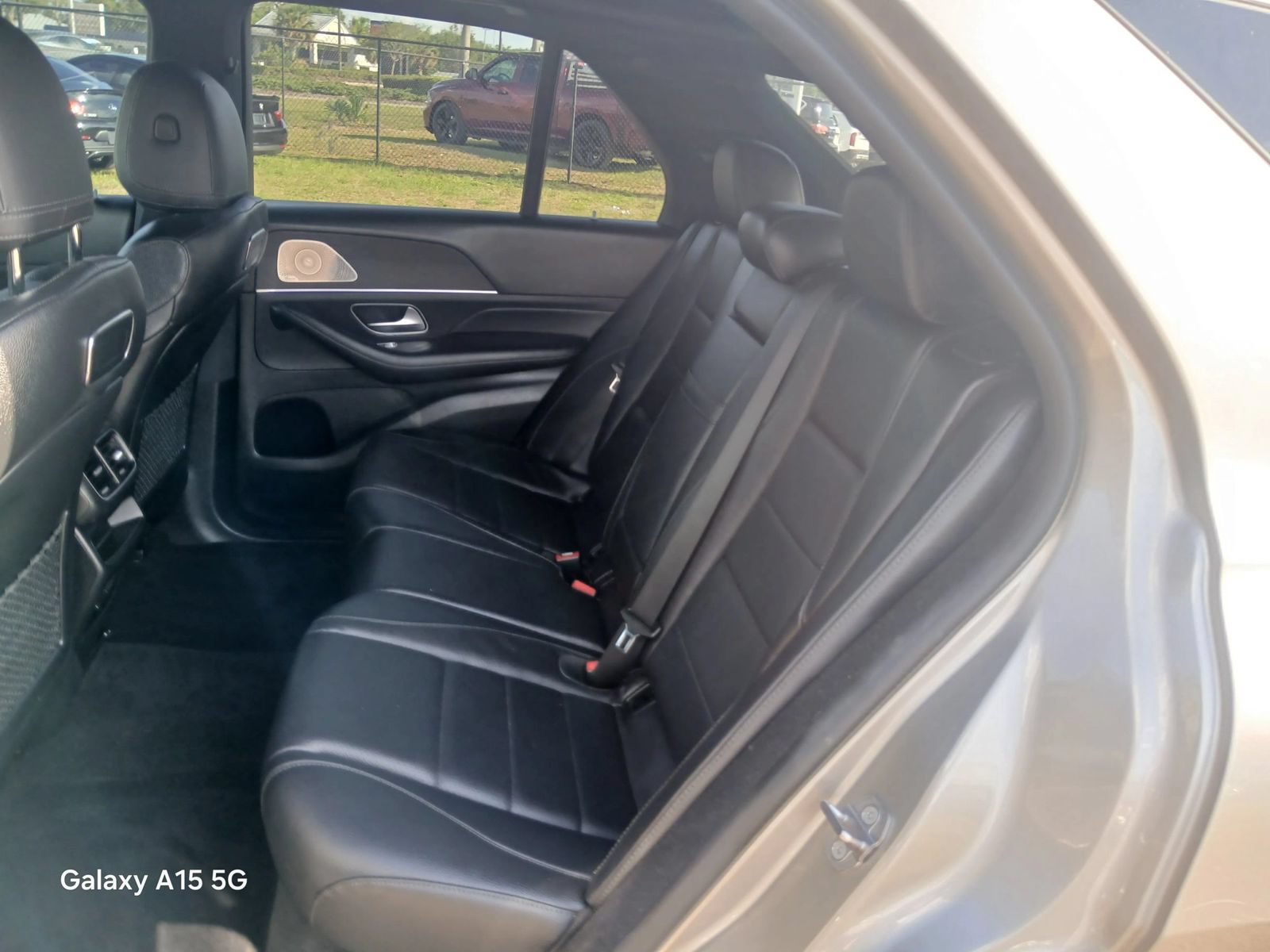 Used 2020 Mercedes-Benz GLE 350 4MATIC w/ Premium Package image 12