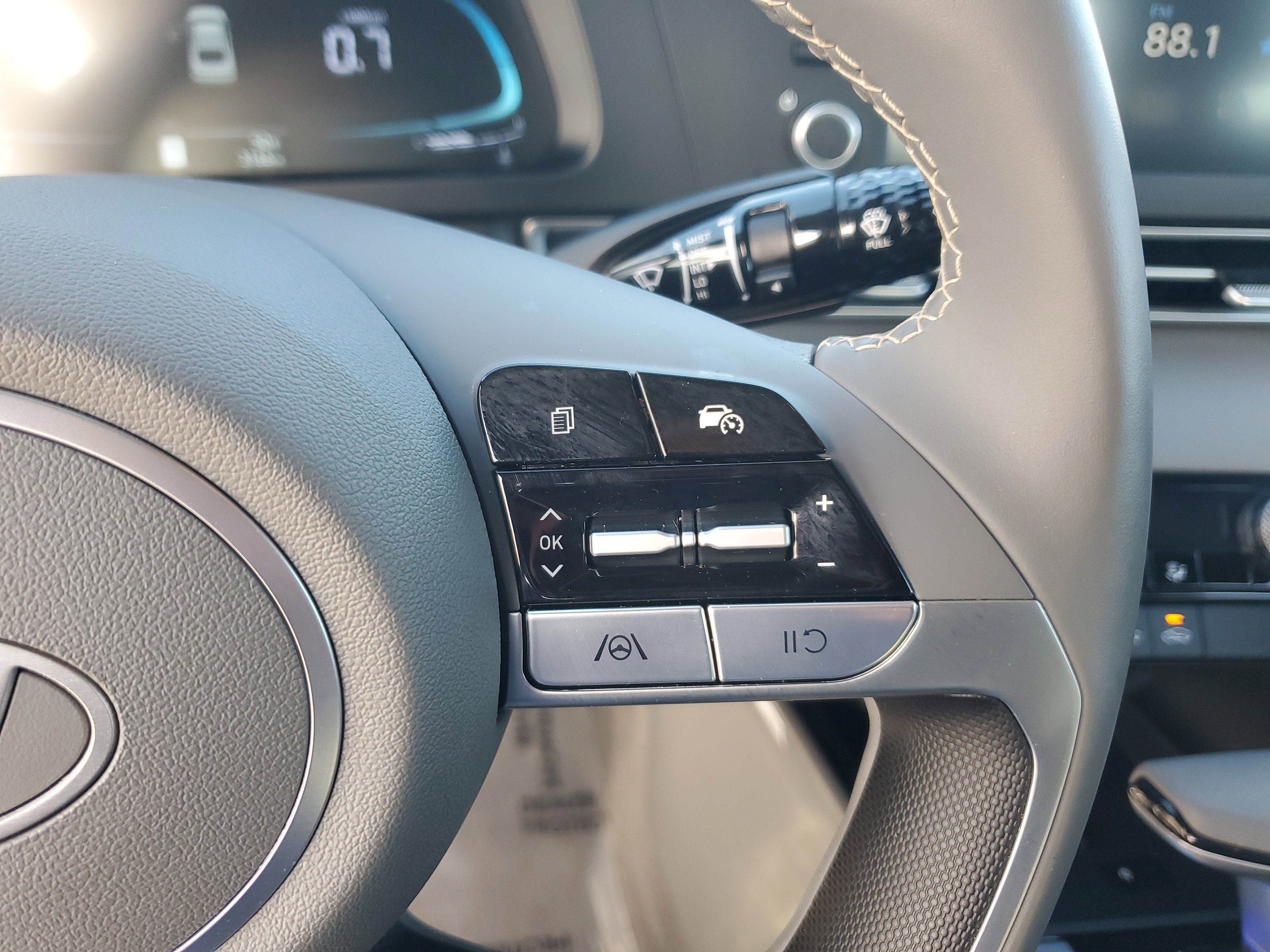 Used 2025 Hyundai Elantra Sport image 20