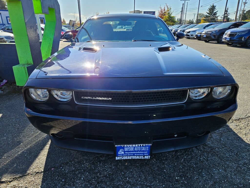 Used 2012 Dodge Challenger SXT RWD image 7