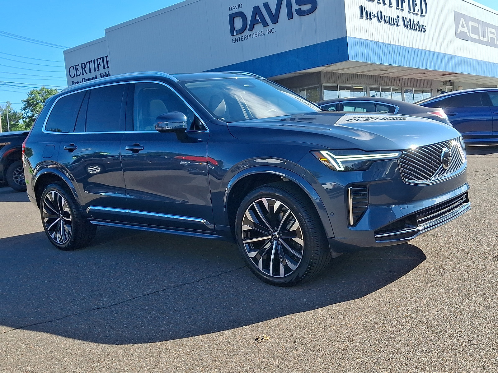 Used 2025 Volvo XC90 B6 Plus AWD/4WD image 3