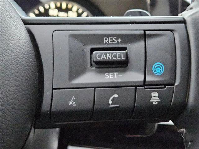 Used 2025 Nissan Pathfinder SV image 23