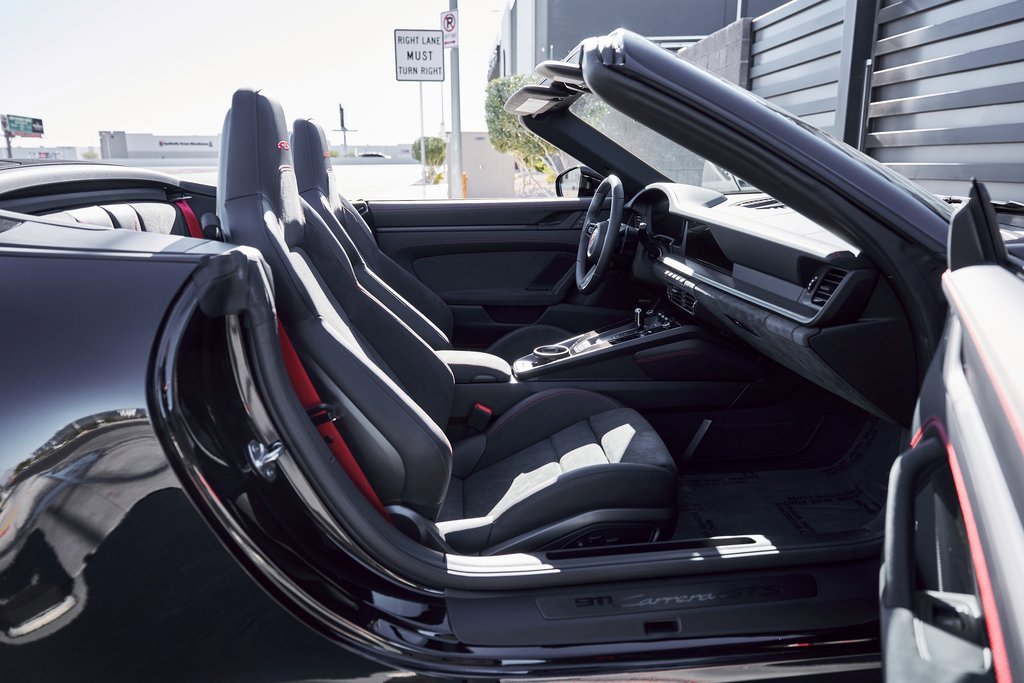 Used 2026 Porsche 911 Carrera GTS w/ Premium Package image 24