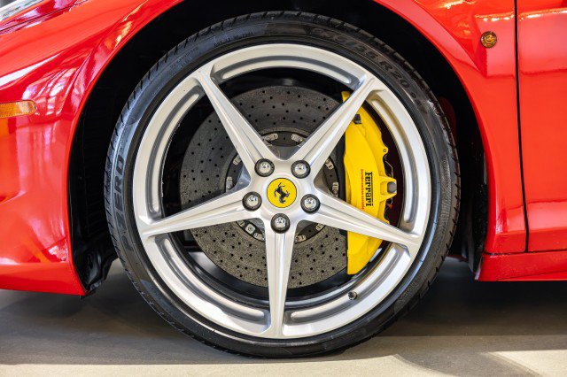 Used 2010 Ferrari 458 Italia Coupe RWD image 24