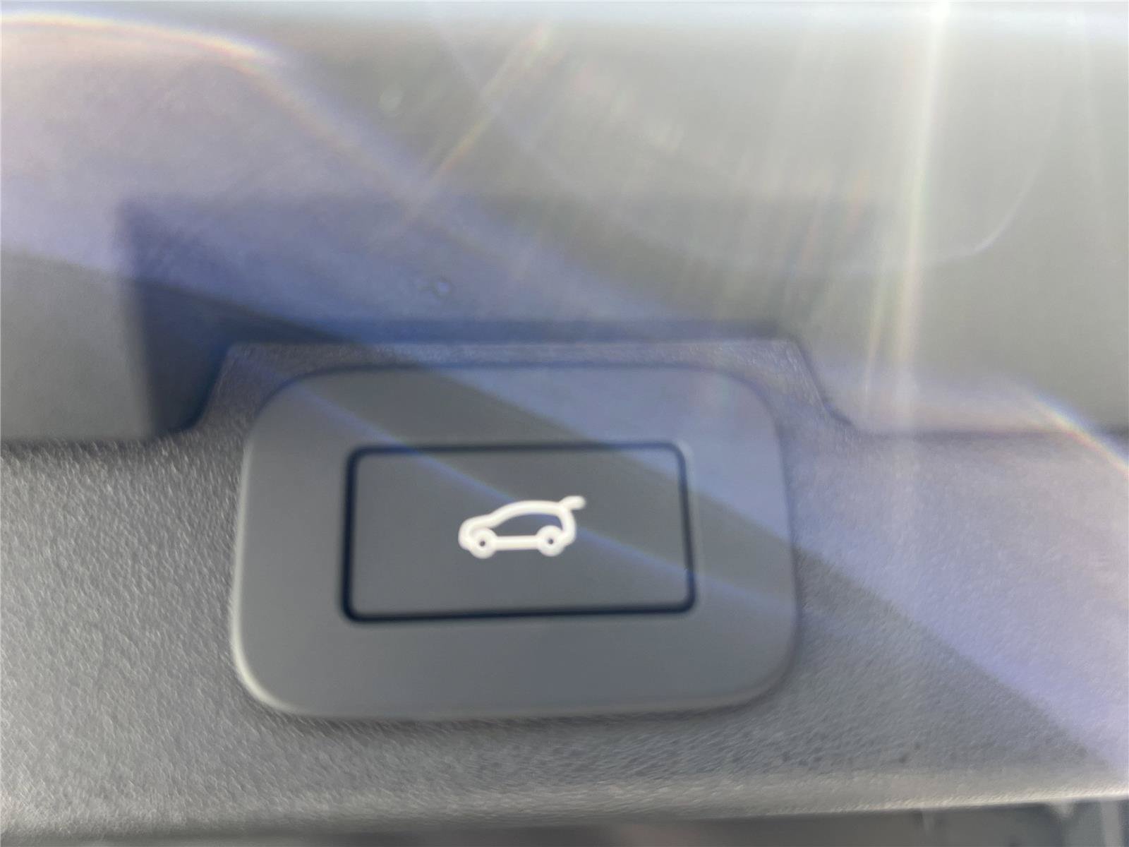 New 2025 Land Rover Discovery S AWD/4WD image 36
