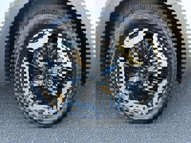 Used 2023 Kia Telluride EX w/ EX Captain's Chair Package image 12