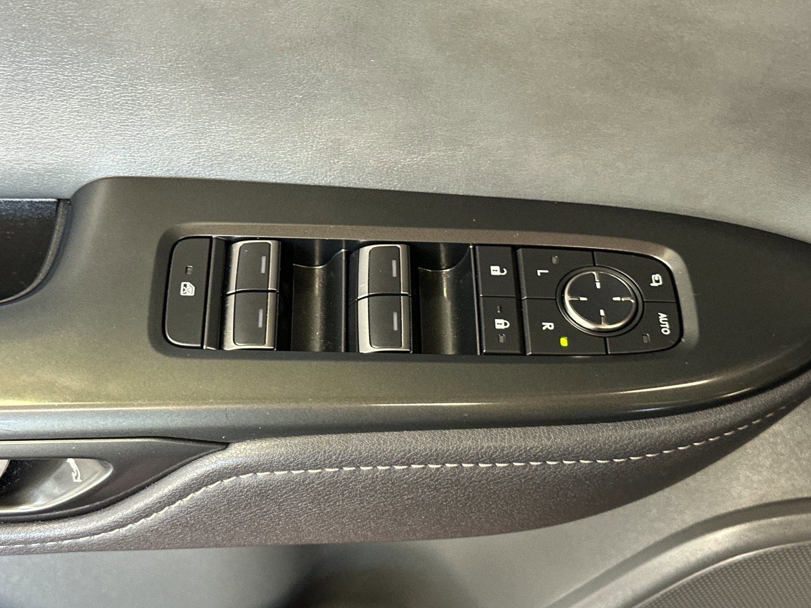 Used 2024 Lexus RZ 300e Premium w/ Technology Package image 12