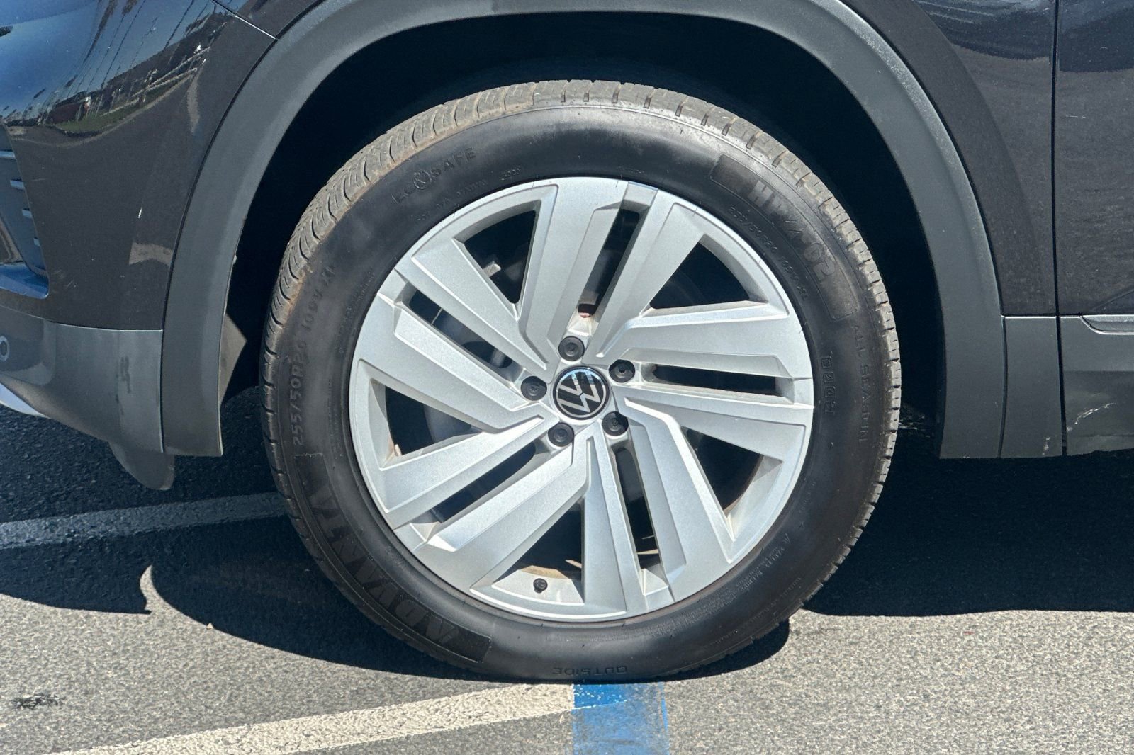 Used 2022 Volkswagen Atlas Cross Sport SE image 26