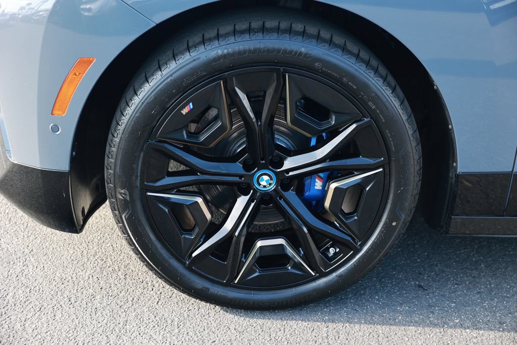 Used 2025 BMW iX M60 AWD/4WD image 13