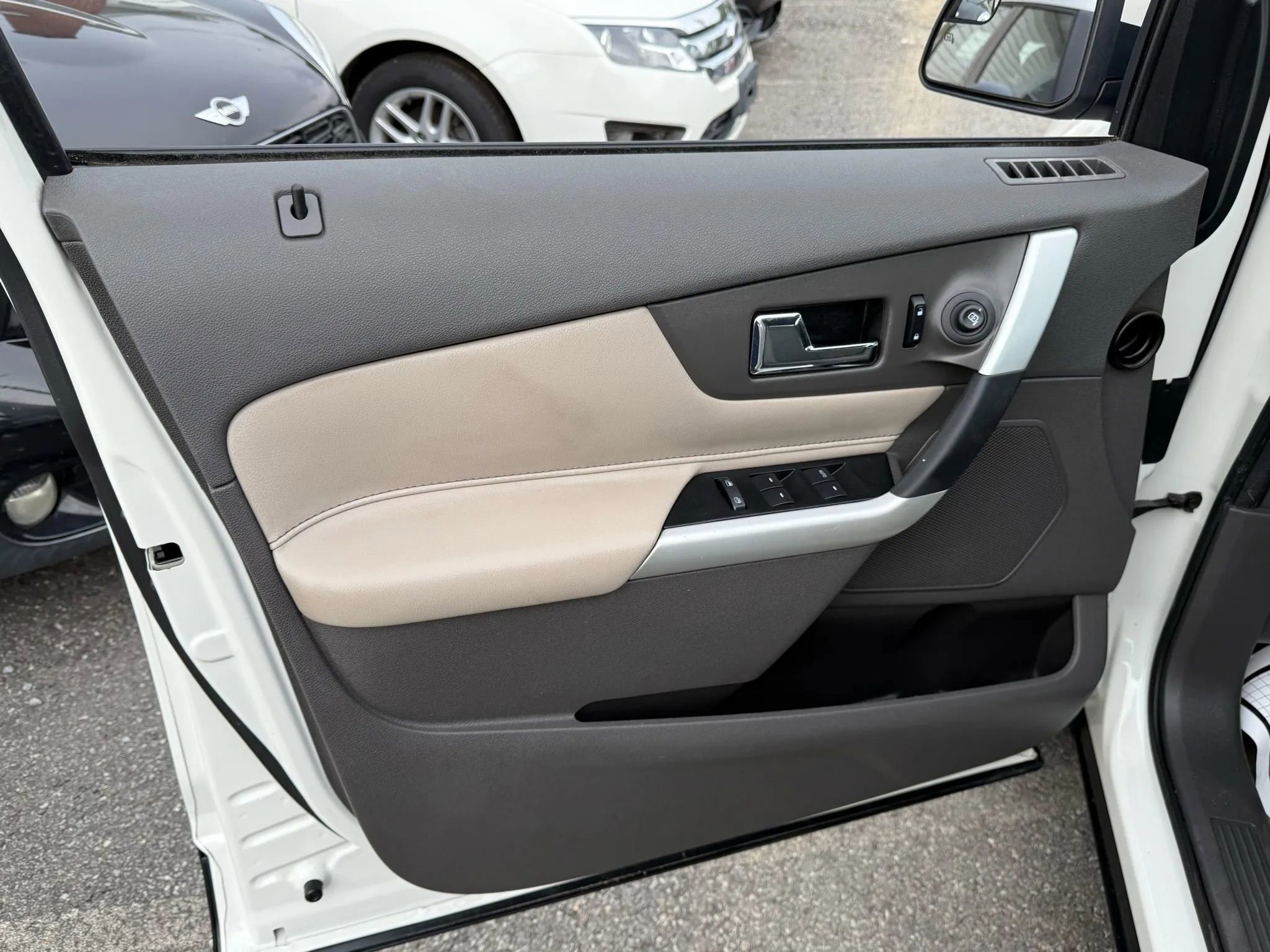 Used 2011 Ford Edge SEL w/ 201A Rapid Spec Order Code image 8