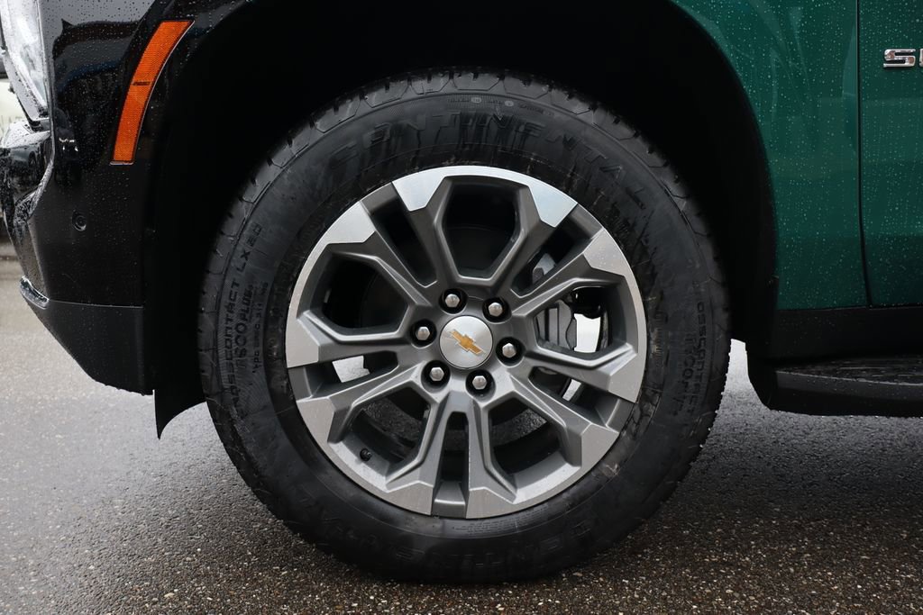 New 2026 Chevrolet Suburban LT image 25