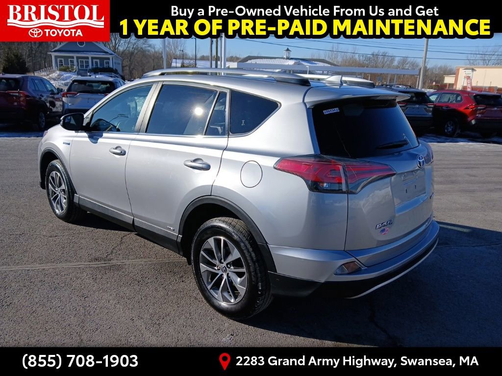 Used 2018 Toyota RAV4 LE image 5