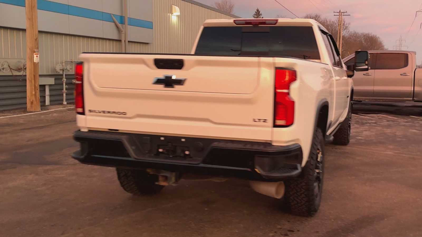 Used 2025 Chevrolet Silverado 3500 LTZ image 3