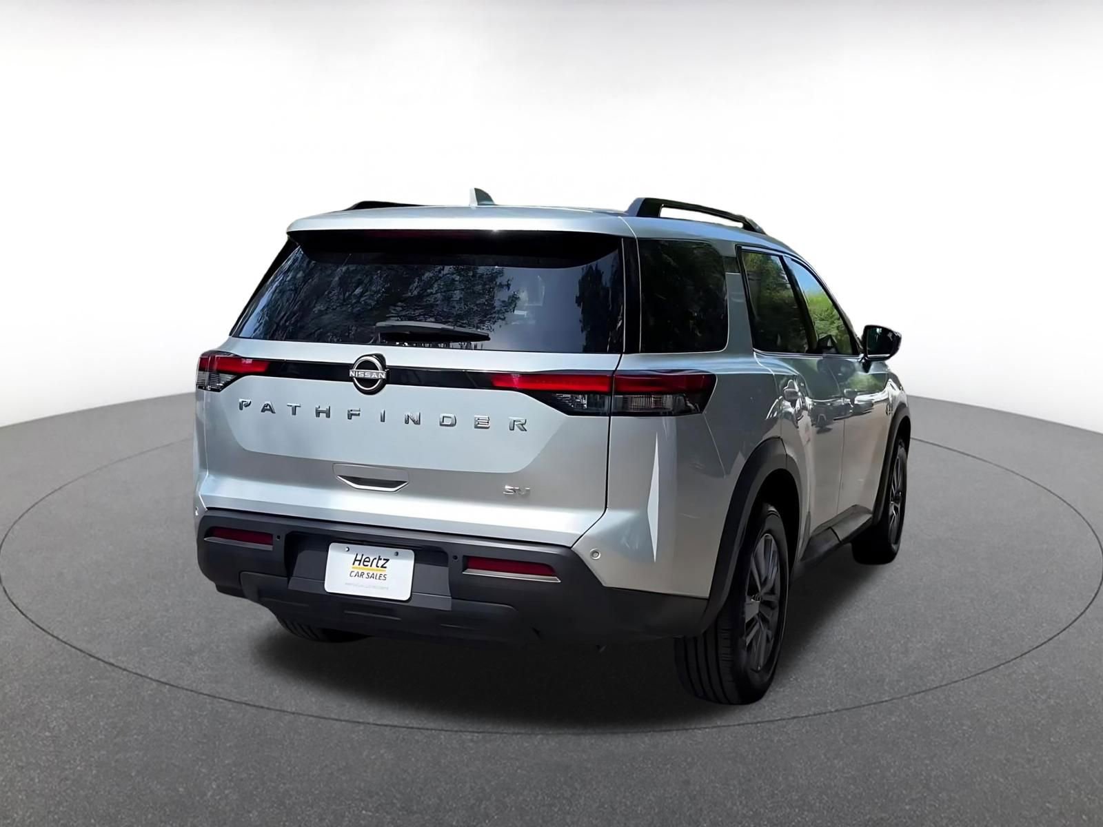 Used 2024 Nissan Pathfinder SV image 14