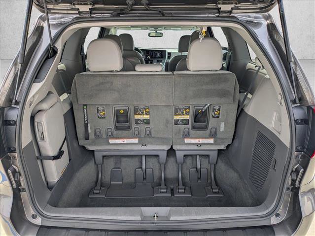 Used 2016 Toyota Sienna XLE w/ XLE Navigation Package image 6