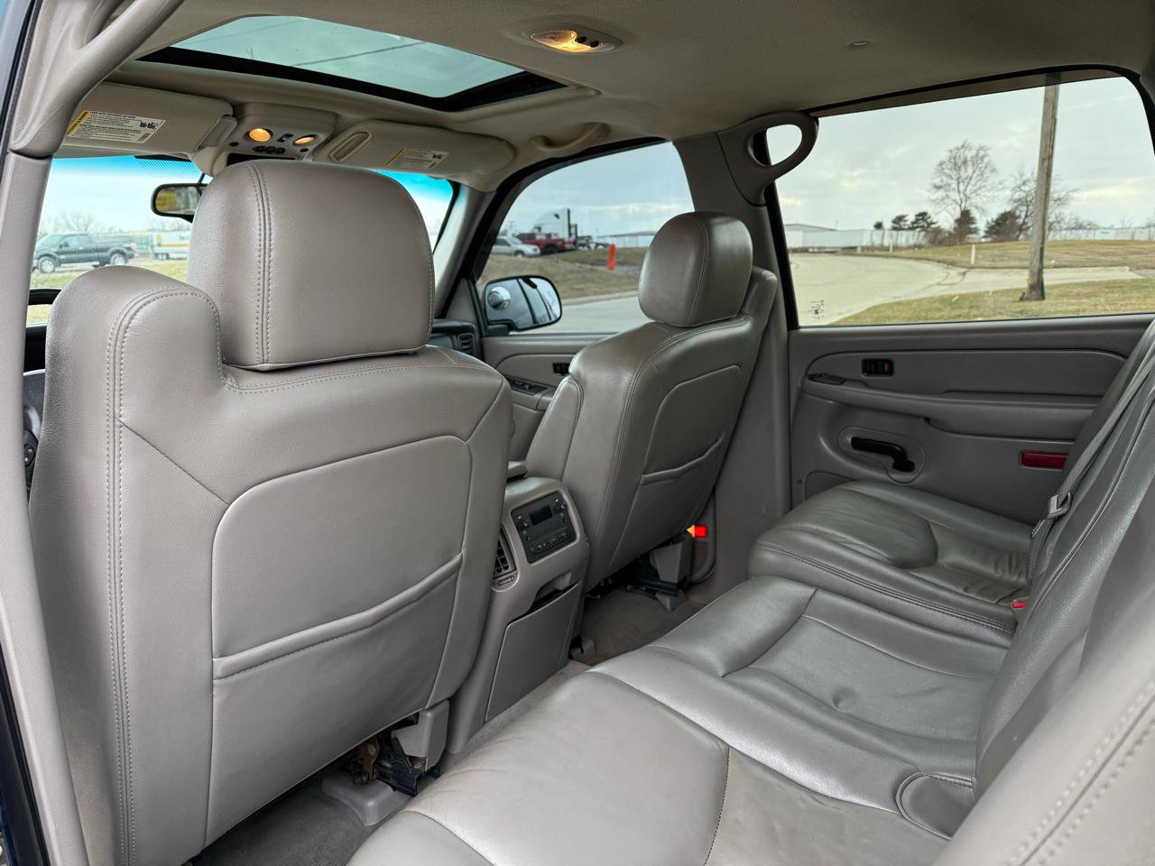 Used 2005 Chevrolet Avalanche Z71 w/ Sun And Sound Package image 20