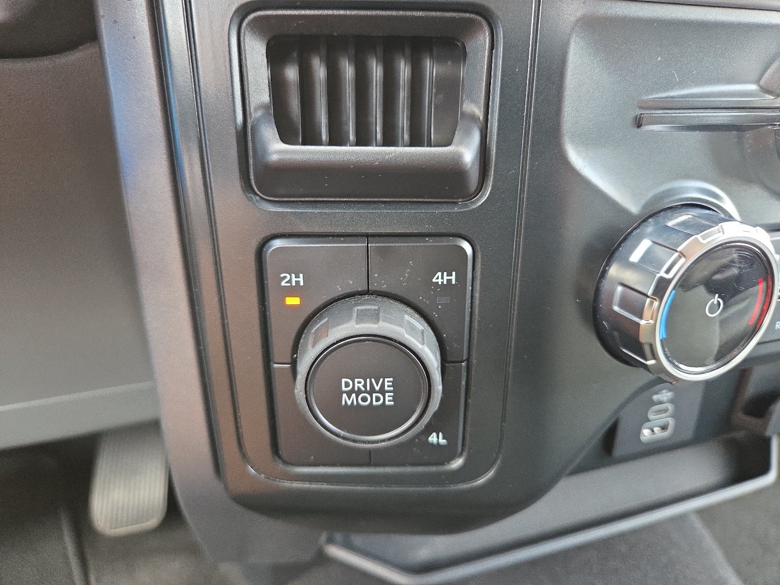 Used 2025 Ford F150 XLT w/ Equipment Group 301A Standard AWD/4WD image 20