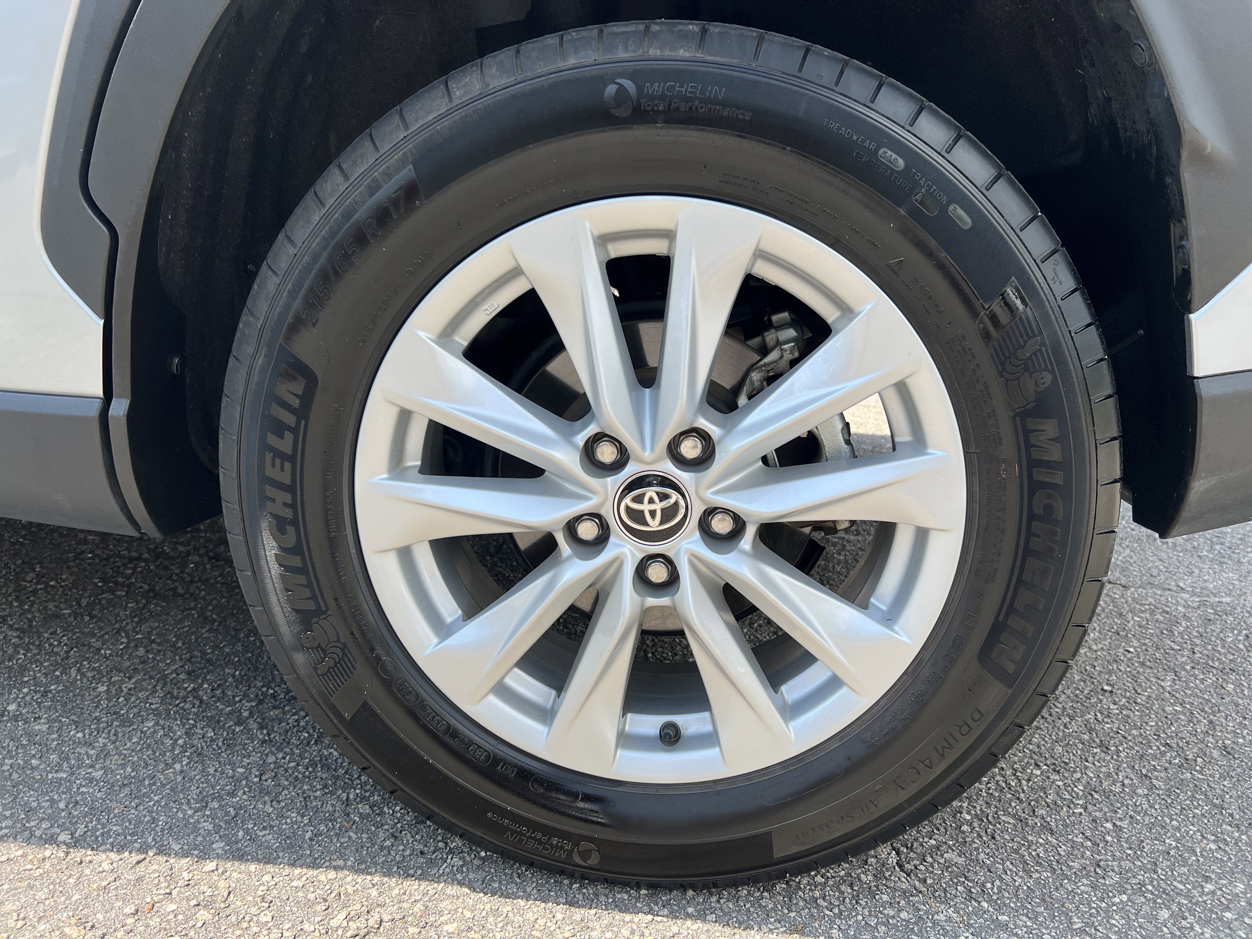 Certified 2024 Toyota Corolla Cross LE FWD image 30