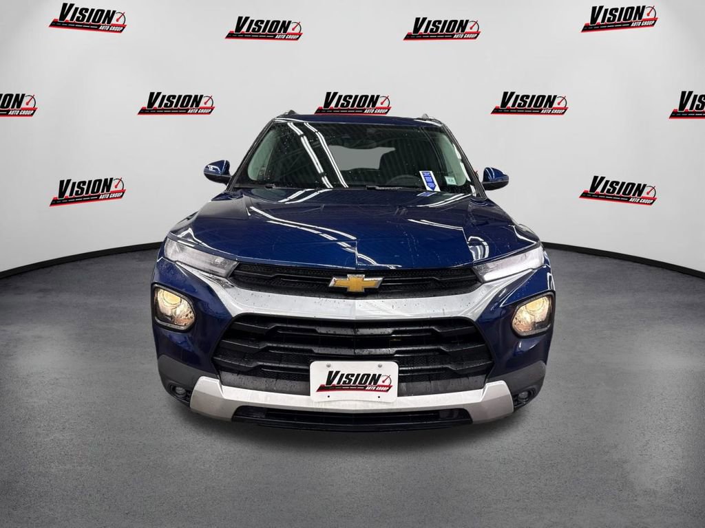 Used 2023 Chevrolet TrailBlazer LT image 2