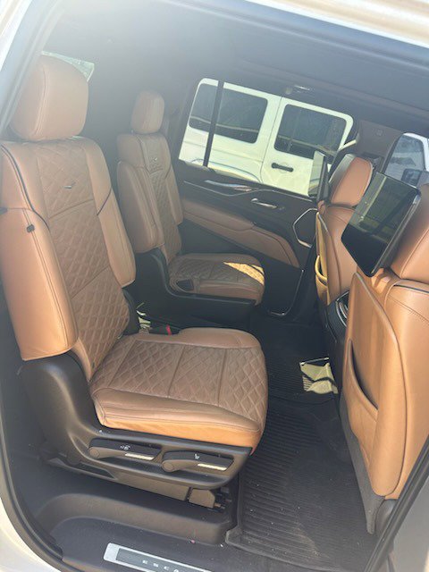 Used 2021 Cadillac Escalade ESV Sport w/ Driver Assist Tech Package AWD/4WD image 6