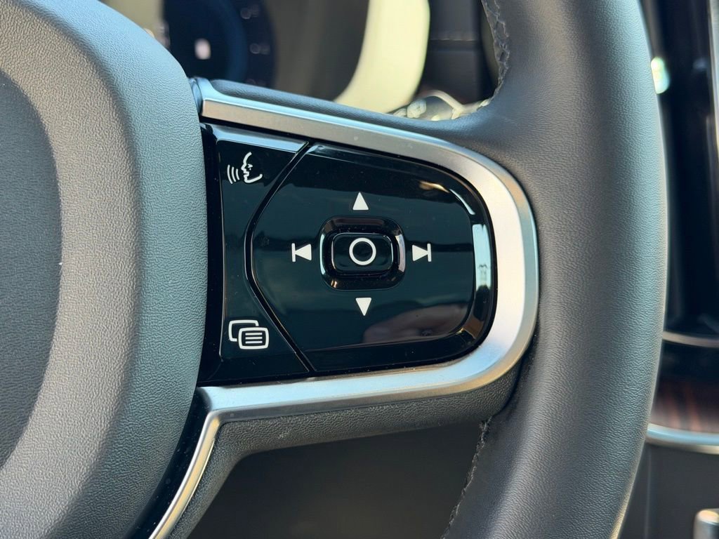 Used 2024 Volvo XC60 B5 Ultimate w/ Protection Package Premier image 22