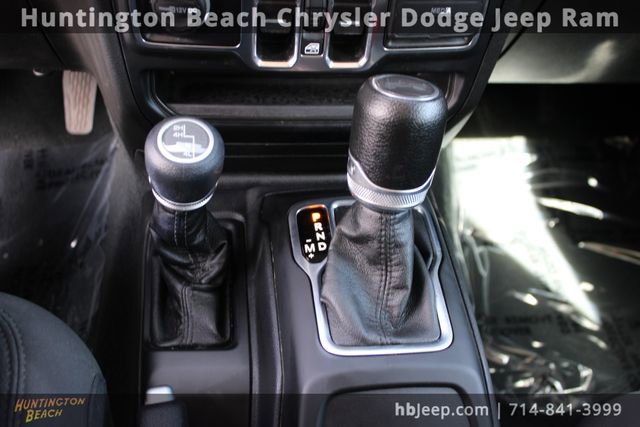 Used 2023 Jeep Wrangler Sport S image 15