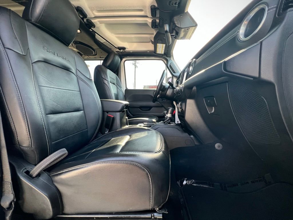 Used 2022 Jeep Wrangler Unlimited Sahara w/ Cold Weather Group image 32