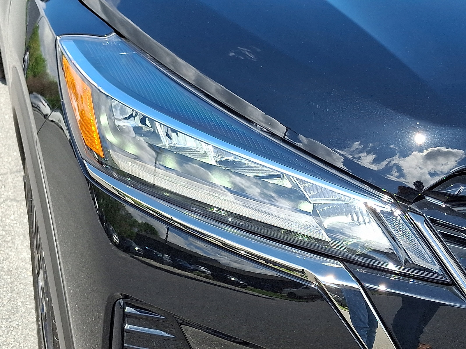 Certified 2023 Nissan Kicks SR w/ SR Premium Package FWD image 11