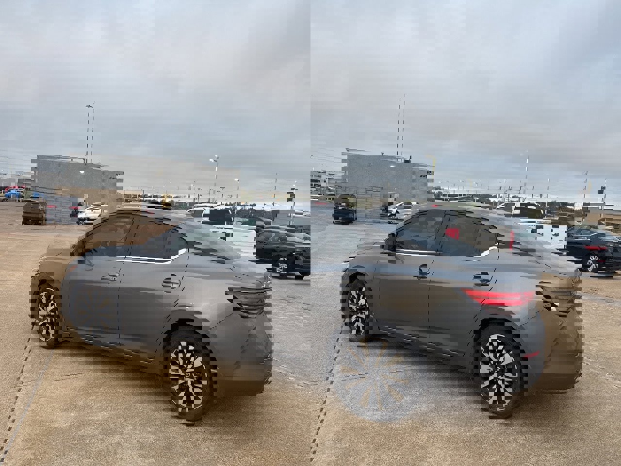 Used 2022 Nissan Sentra SV w/ SV Premium Package image 12