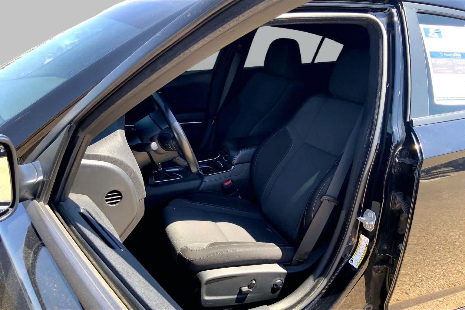 Used 2022 Dodge Charger SXT RWD image 8