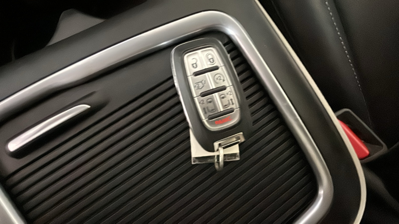 Used 2024 Chrysler Pacifica Touring-L AWD/4WD image 25