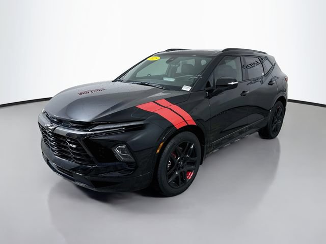 Used 2025 Chevrolet Blazer RS w/ Driver Confidence II Package AWD/4WD image 3
