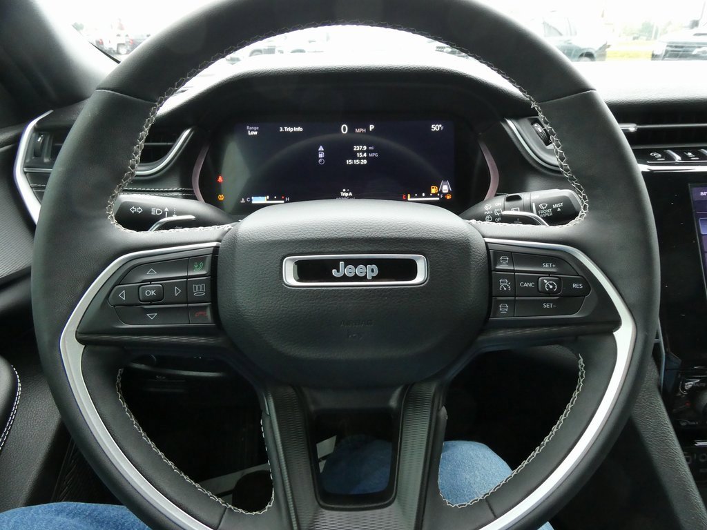 Used 2024 Jeep Grand Cherokee Altitude image 29