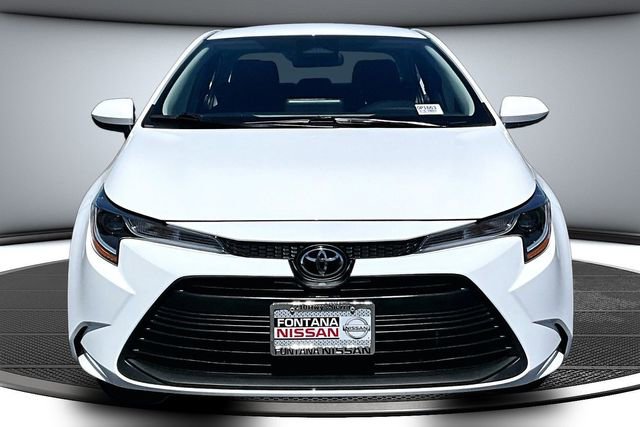 Used 2025 Toyota Corolla LE image 2