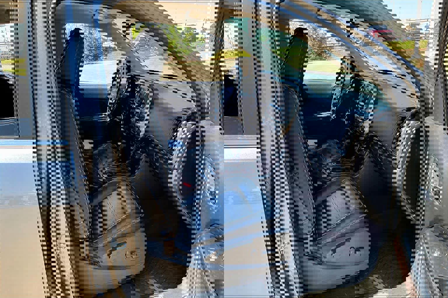 Used 2021 GMC Canyon Denali image 9