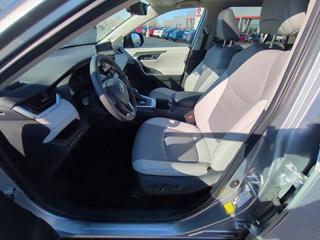 Used 2023 Toyota RAV4 Limited image 8
