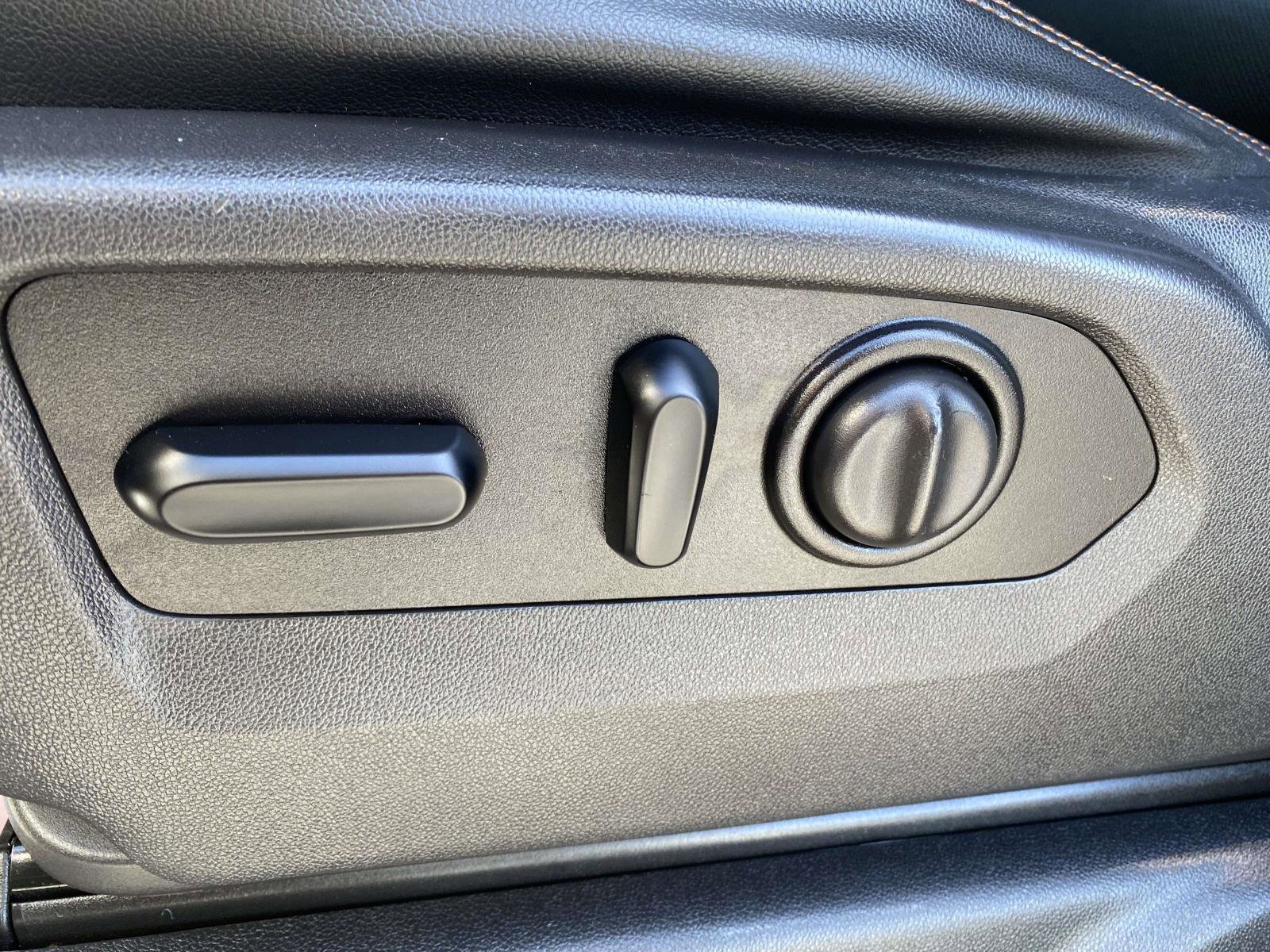Used 2020 GMC Sierra 1500 AT4 w/ AT4 Premium Package image 16