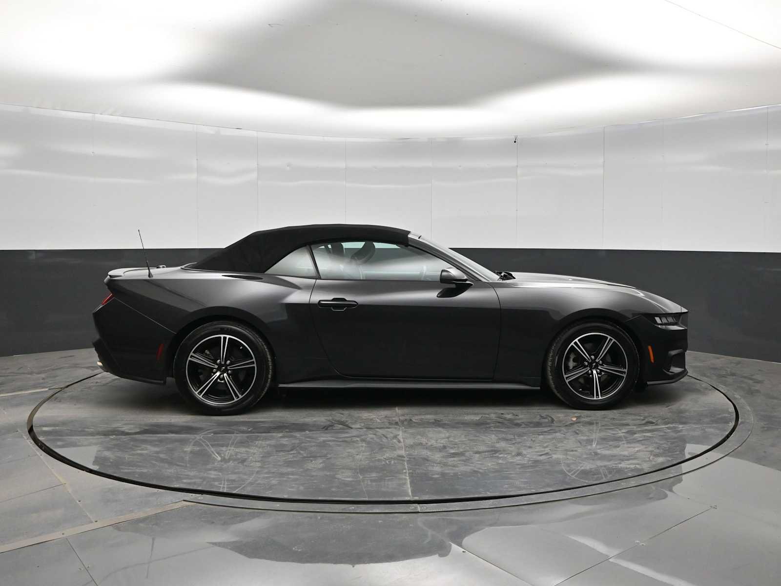 Used 2024 Ford Mustang Premium RWD image 9