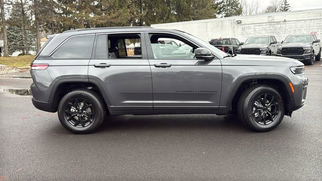 New 2026 Jeep Grand Cherokee Altitude AWD/4WD image 2