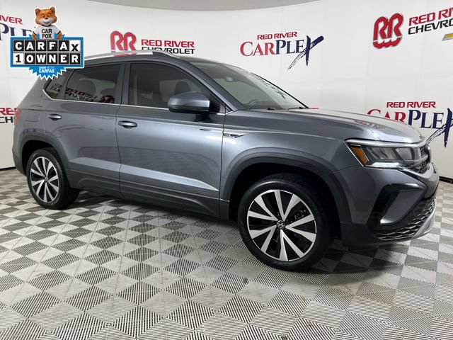 Used 2024 Volkswagen Taos SE FWD image 1