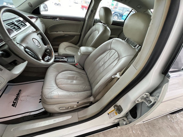 Used 2011 Buick Lucerne CXL image 15