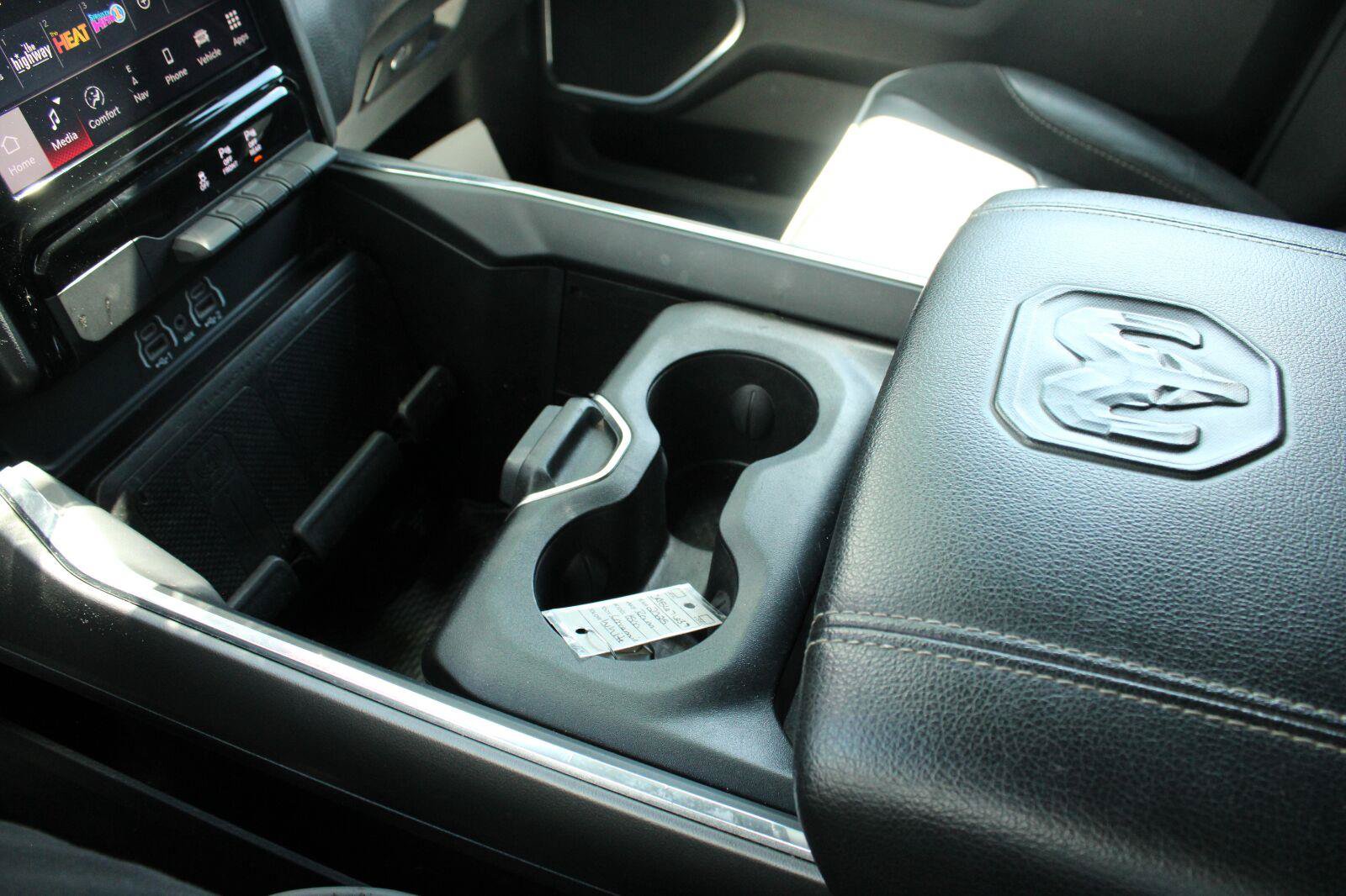 Used 2025 RAM 1500 Laramie AWD/4WD image 26