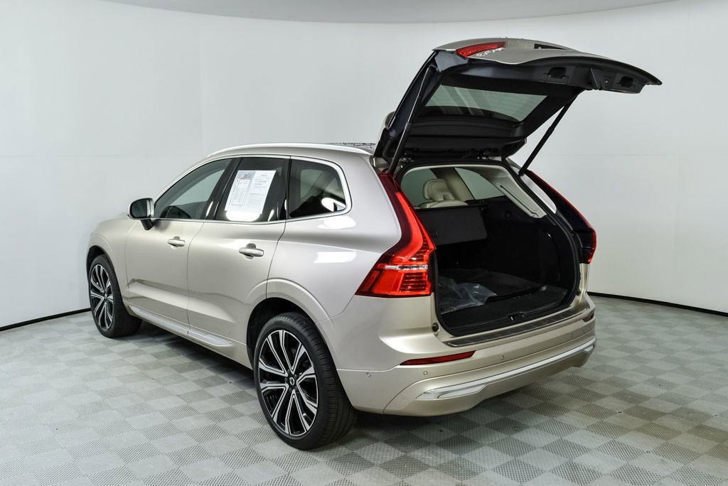 Certified 2023 Volvo XC60 B5 Ultimate w/ Protection Package Premier image 34