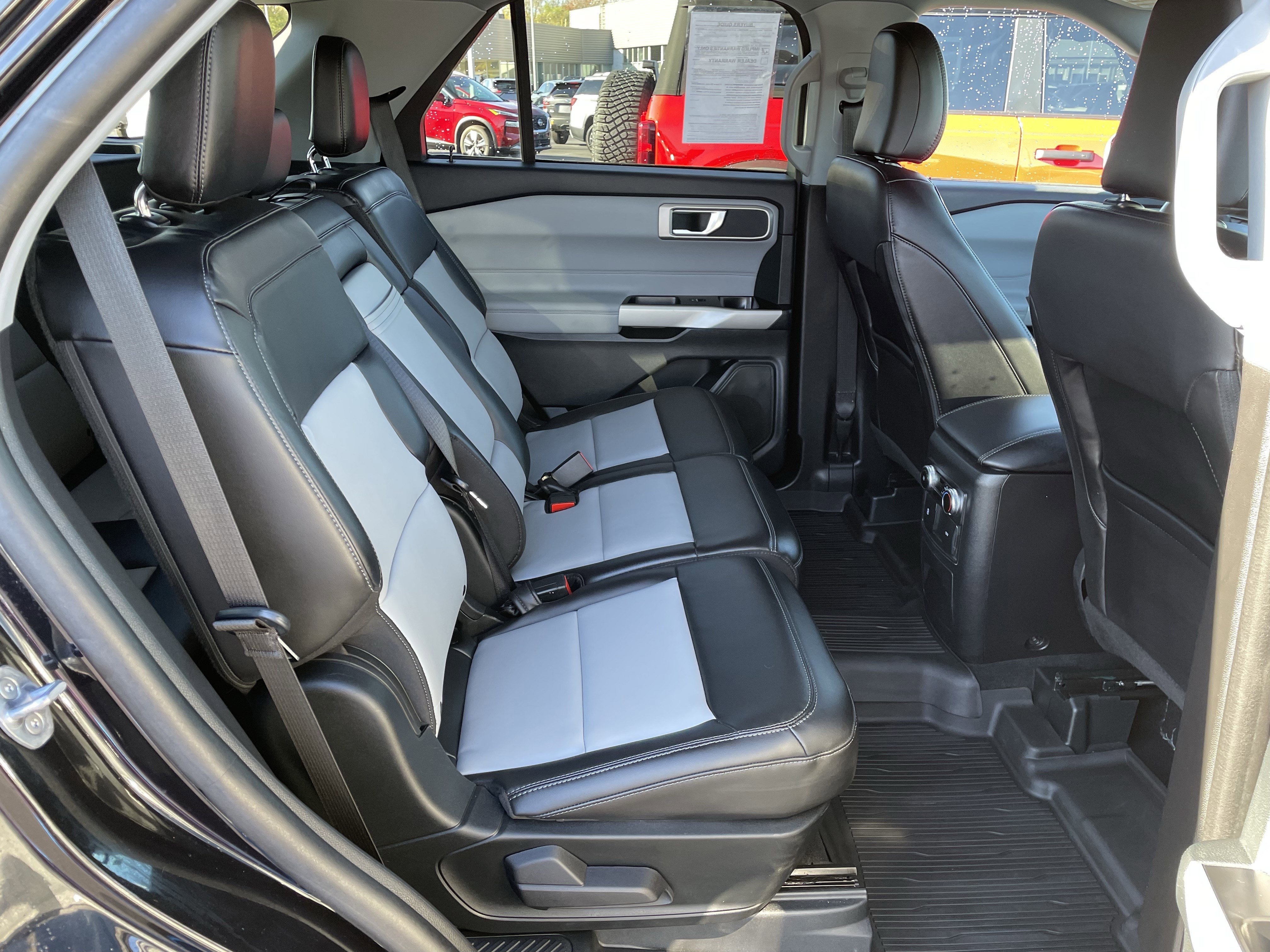 Used 2023 Ford Explorer XLT w/ Equipment Group 202A image 39