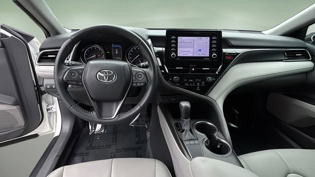 Used 2022 Toyota Camry SE w/ Convenience Package FWD image 10