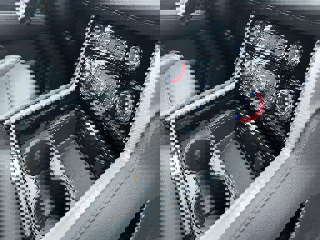 Used 2022 GMC Yukon XL Denali image 40