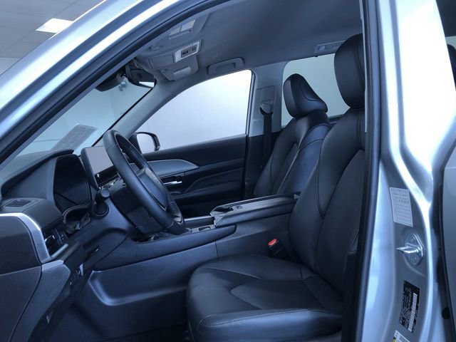 Used 2025 Toyota Grand Highlander AWD image 21