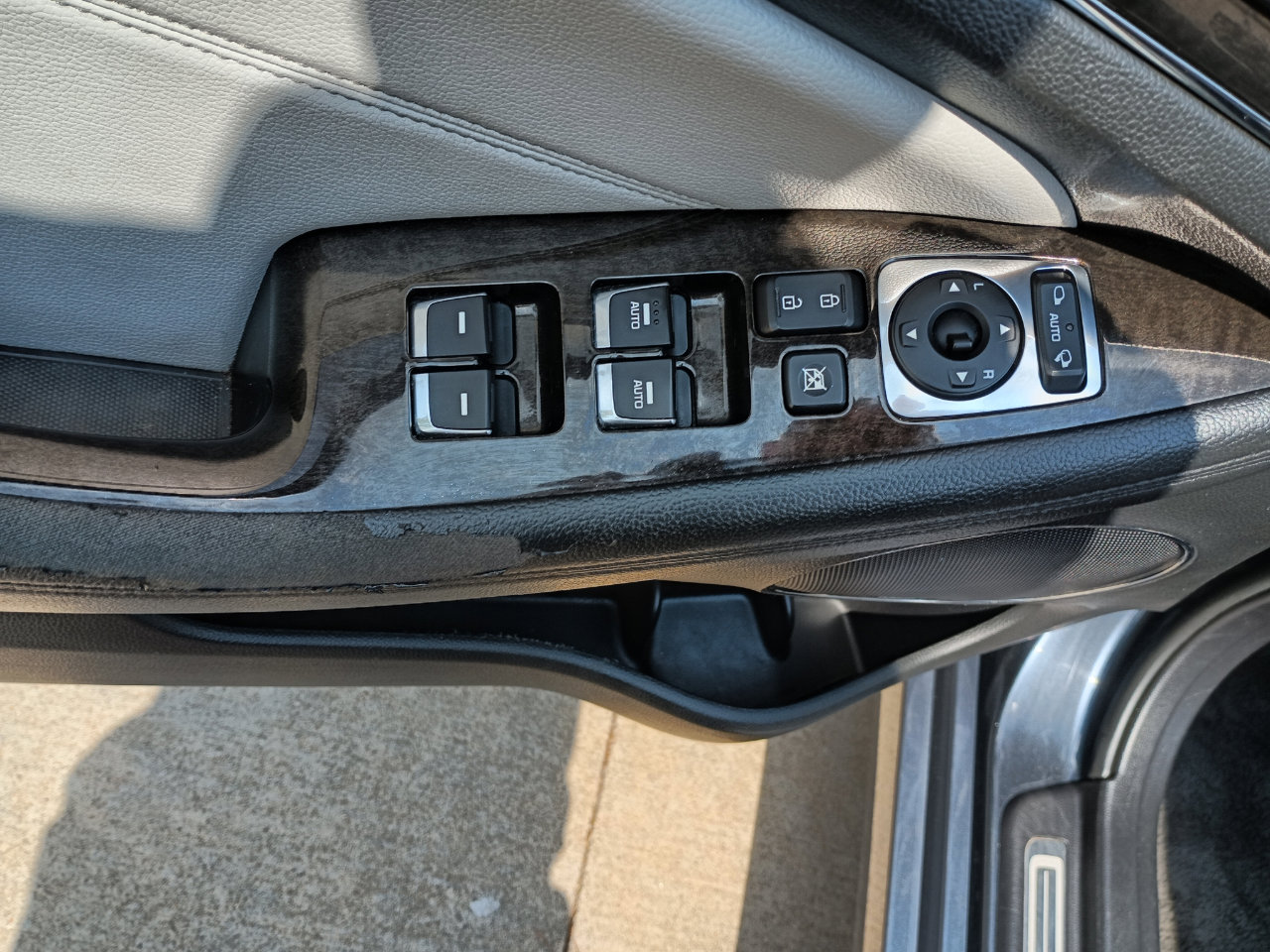 Used 2015 Kia Cadenza Limited image 22